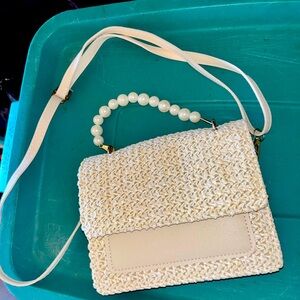 Unknown Brand - Women’s Pearl handled Purse - Small